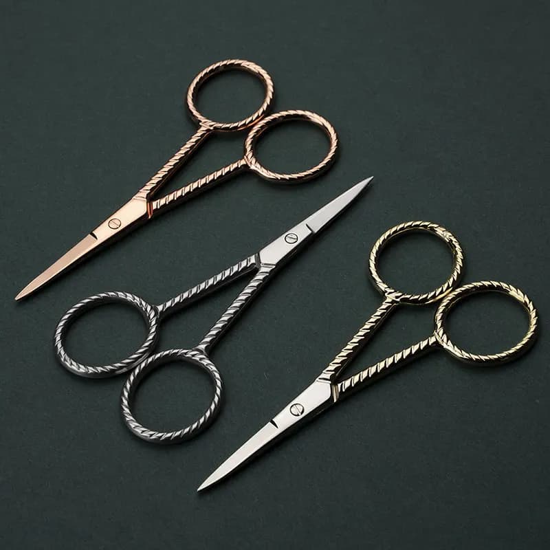 1Pcs 10.5 centimetri Mini Forbici D'epoca Extra Piccola In Acciaio Inox Del Ricamo Forbice Baffi Guarnizioni Portatile Cesoie Uomini Barba