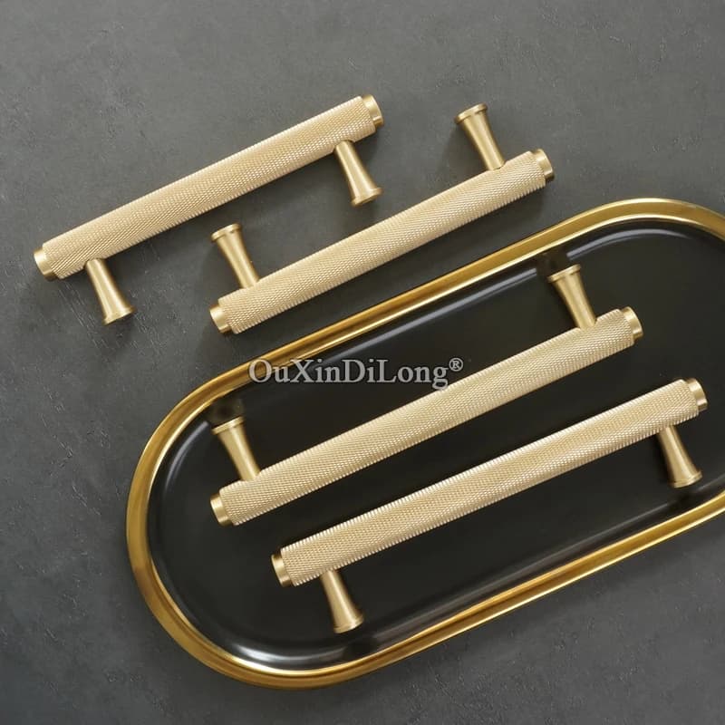 Durevole 2PCS Europeo Solido Ottone Puro T-Bar Maniglie Per Mobili Maniglie Del Cassetto Tira Armadio Guardaroba Cucina Scarpe TV Cabinet Pull Knobs