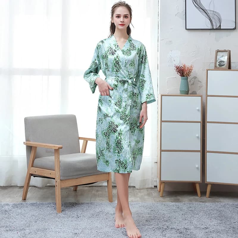 Sexy Ladies Dressing Gown Women Short Satin Bride Robe Print Silk Kimono Bathrobe Summer Bridesmaid Nightwear Novelty Peignoir