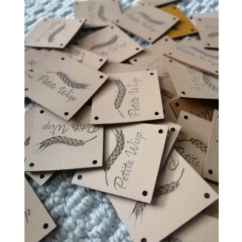 Etichette in pelle personalizzate da 50 pezzi per vestiti per maglieria personalizza etichette per accessori per cucire con etichetta per indumenti quadrata fatta a mano con logo