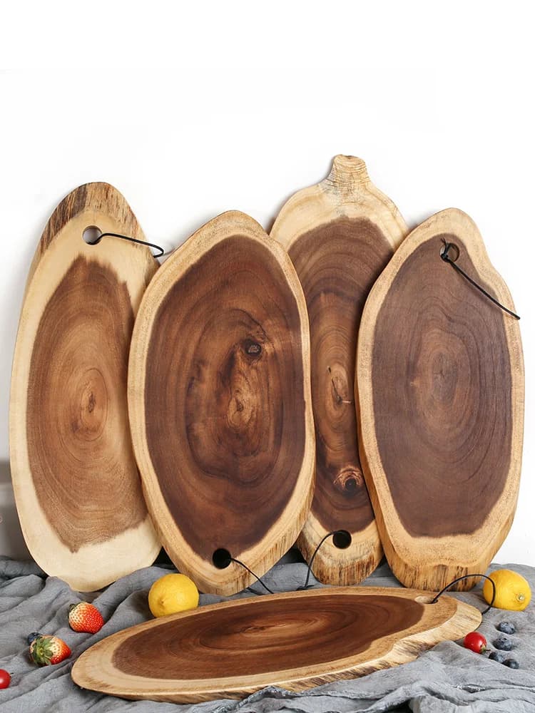 Tagliere creativo in legno di acacia Forma irregolare Ceppo di albero naturale Tagliere da cucina Piatto di frutta Puntelli da tiro