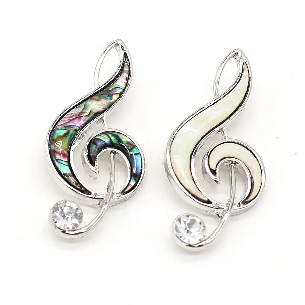 Spilla a conchiglia naturale di nuovo stile Il pendente a forma di nota in madreperla per la creazione di gioielli Accessorio per bracciale collana fai da te