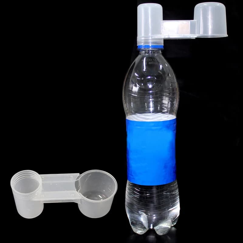 Bottiglia d'acqua portatile in plastica trasparente mangiatoia per uccelli tazza per abbeveratoio accessori per gabbia per uccelli abbeveratoio ciotola per l'acqua