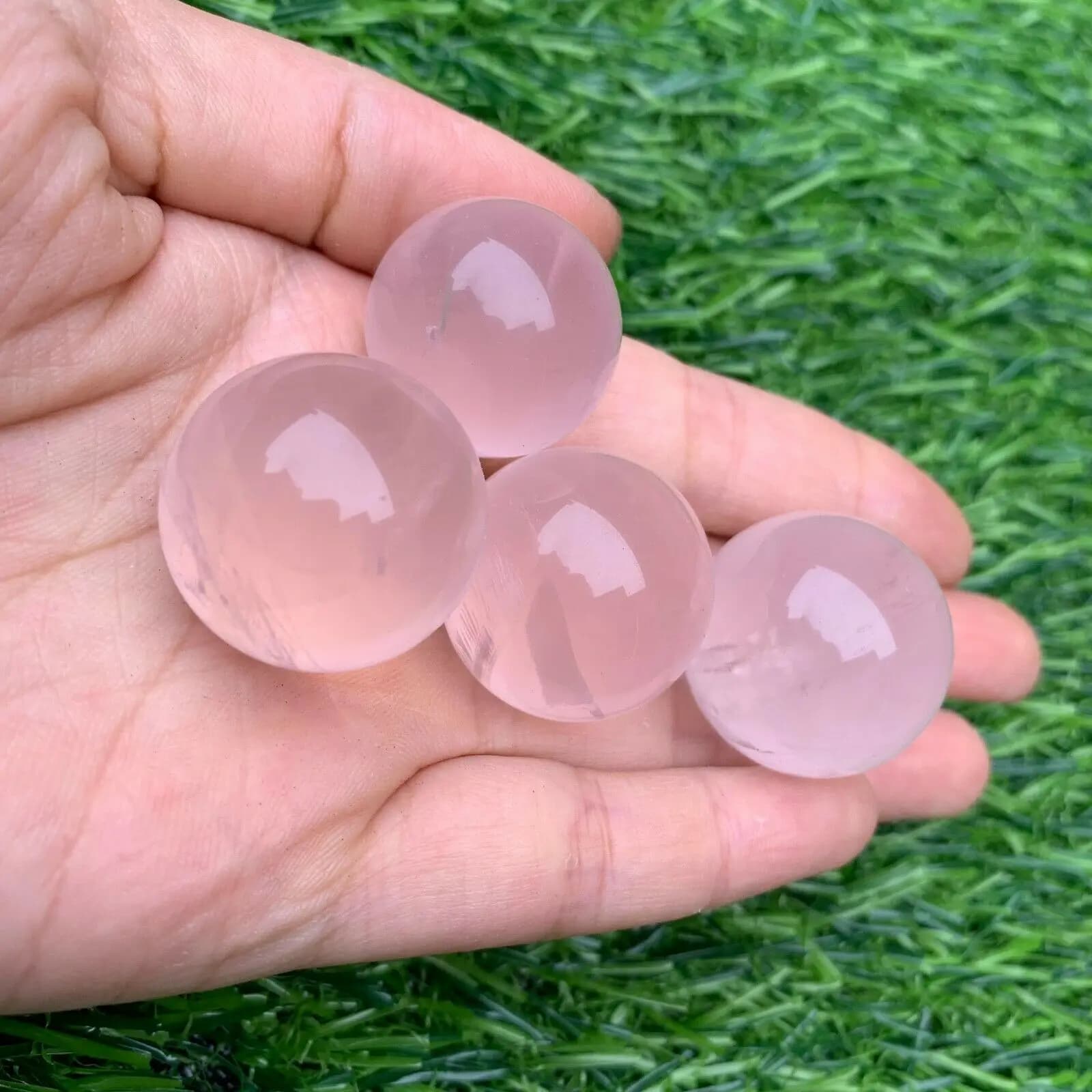 Decorazione naturale della sfera della sfera di Reiki di guarigione di cristallo di quarzo rosa rosa naturale 1pcs