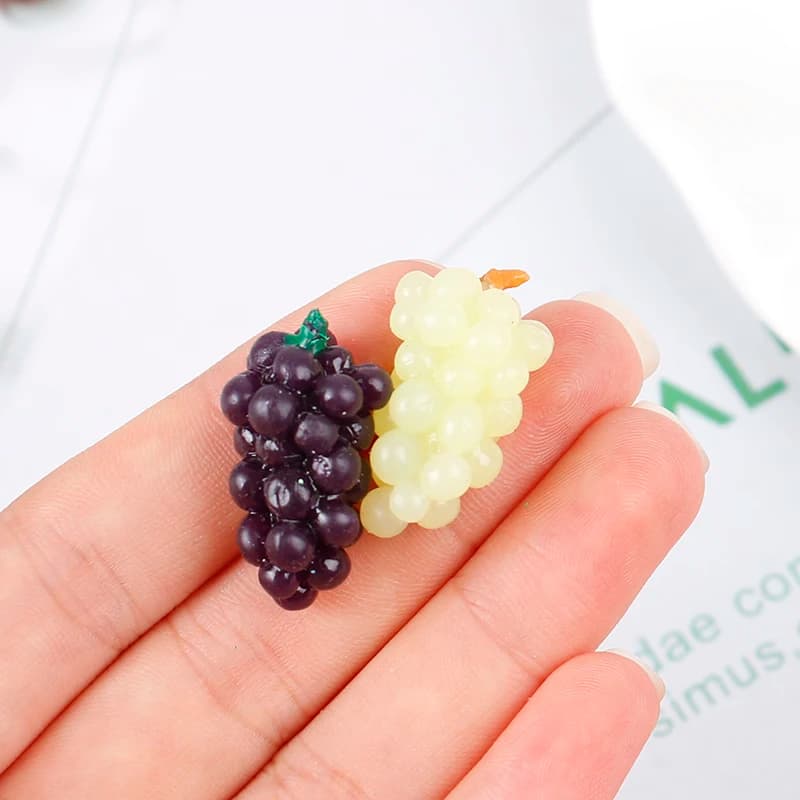 5Pcs/Set New Creative 1:12 Dollhouse Miniature Fruit Accessories Grape Mini Simulated Fruit For Doll House Decor Kids Play Toys