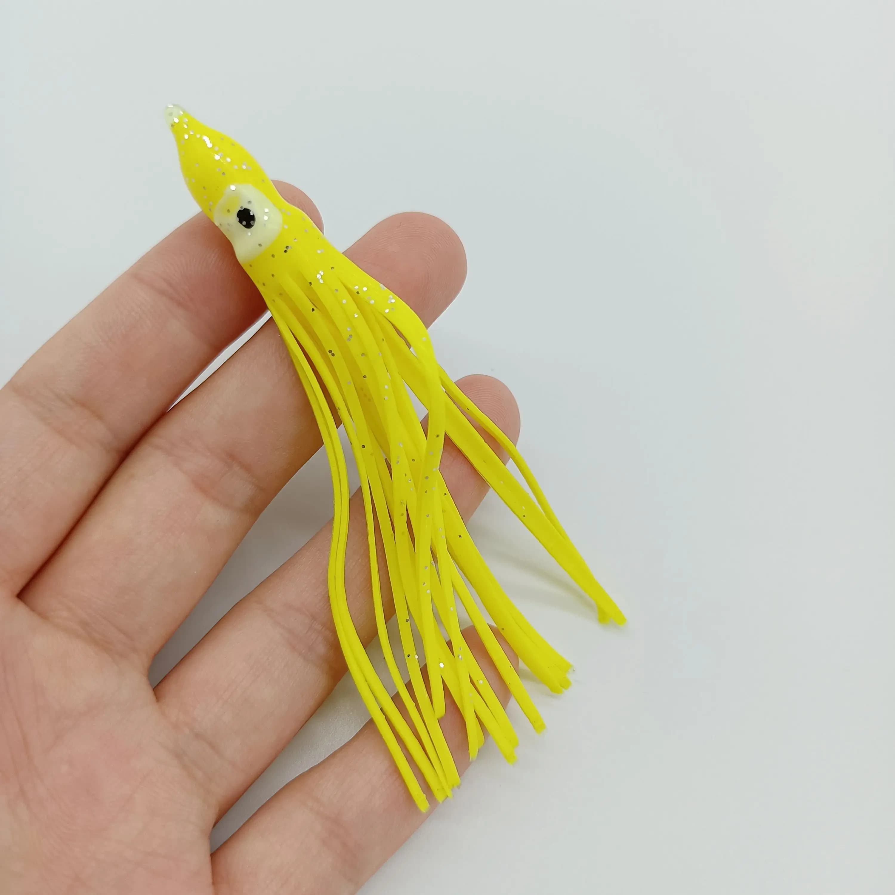 DUODUOYU 10PCS Gonne di calamari Richiamo di pesca morbido 2g/80mm Esca in silicone Polpo Glow Gomma Esca artificiale Calamari Jig Attrezzatura da pesca
