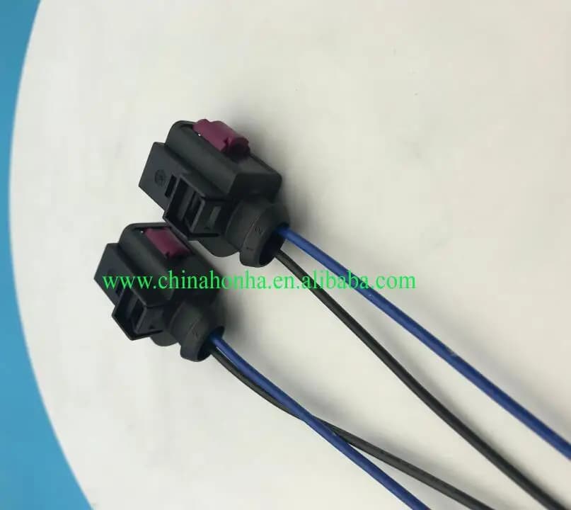 4D 0971992 For A3 A4 A5 A6 Q7 TT Engine cabling Engine horn Connector Cable 2 pin