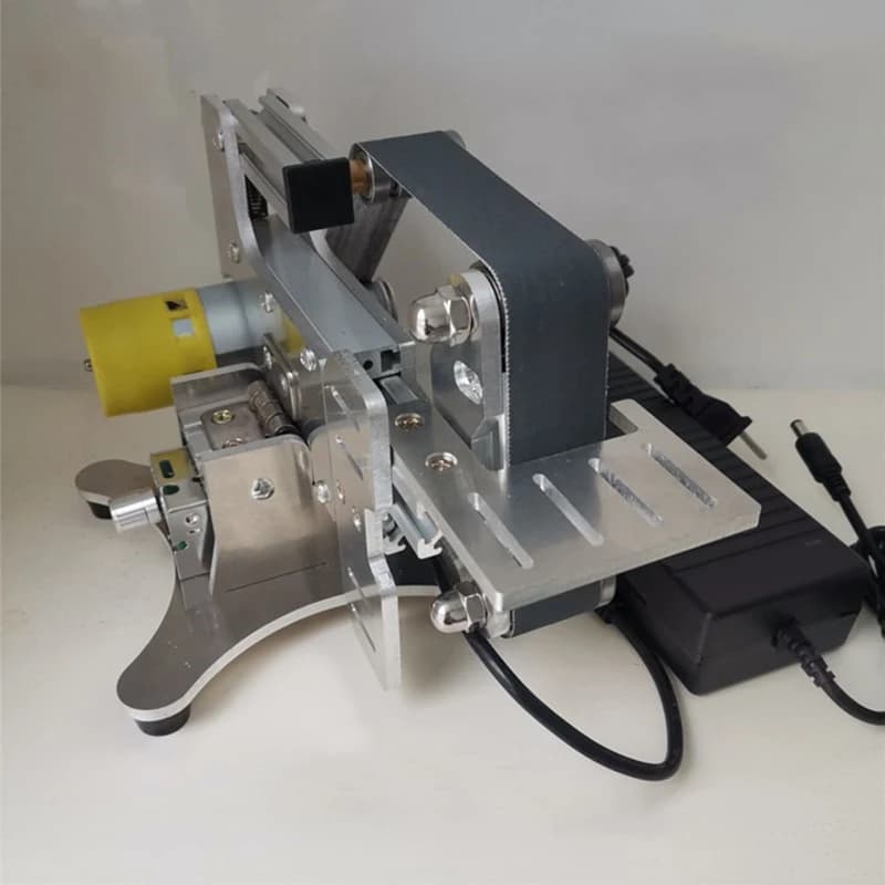 Mini macchina multifunzionale a cinghia levigatrice per lucidatura fai-da-te utensile da tavolo elettrico per uso domestico 180W