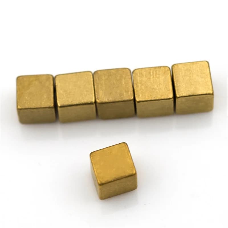 Cubo ad angolo retto del pezzo degli scacchi del cubo dei dadi dell'angolo quadrato di rame del metallo di 10 pz/set 8mm per i giochi da tavolo di Puzzle