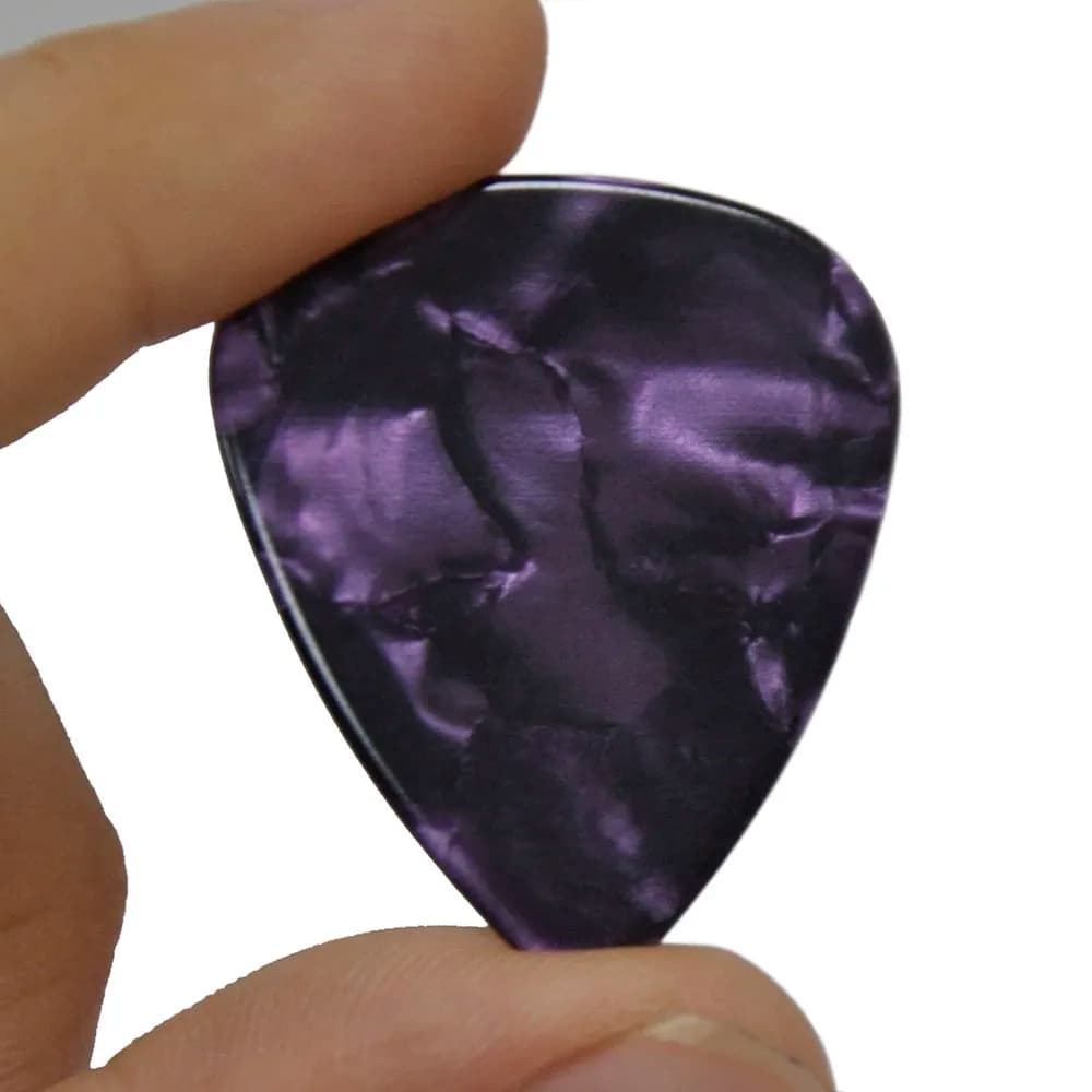 Un sacco di 50 pezzi di plettri per chitarra in celluloide di perle viola 0.46mm 0.71mm 0.96mm 1.5mm