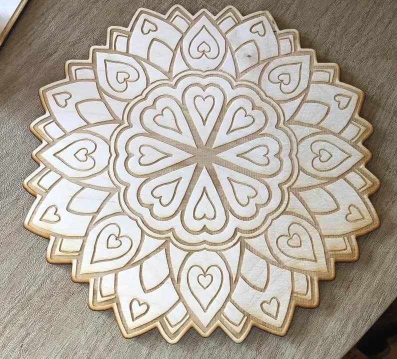Cuore in legno inciso con griglia di cristallo, pendolo, decorazione per altare a spirale, decorazione per la casa, regali di Natale