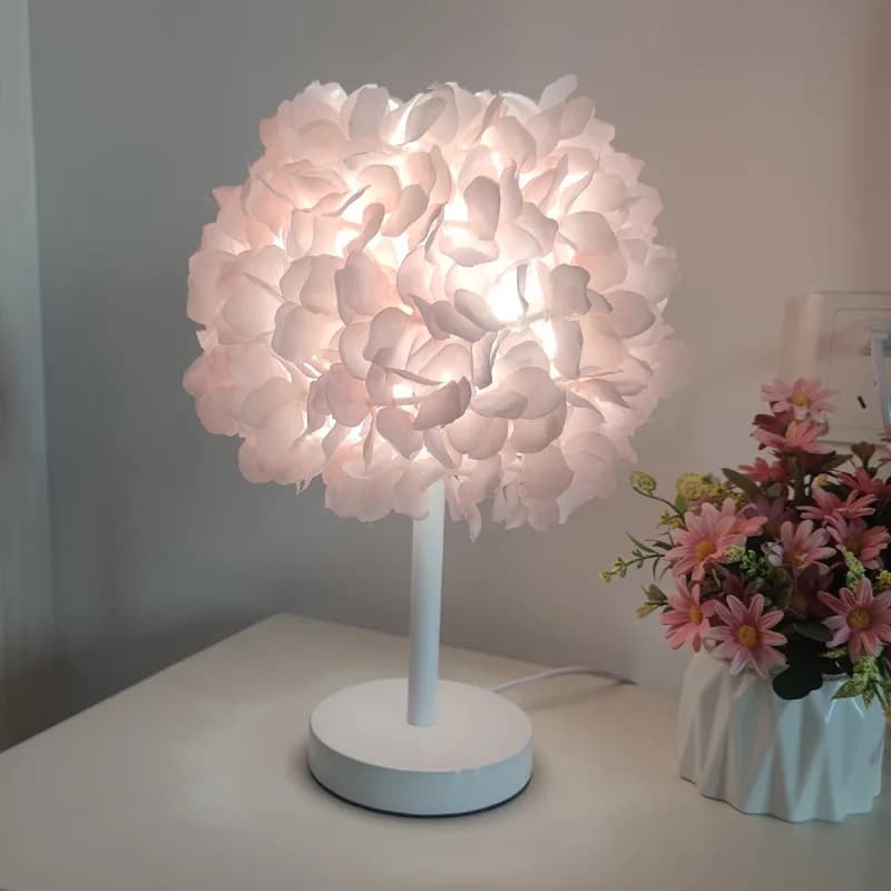 Lampada da comodino moderna e minimalista per ragazza principessa, romantica, calda, per camera da letto, lampada a fiore di glicine