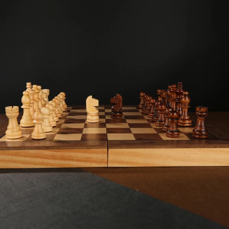 2021 nuovo 4 regine magnetico gioco di scacchi internazionale Set di scacchi in legno pezzi degli scacchi in legno pieghevole scacchiera in legno regalo I157