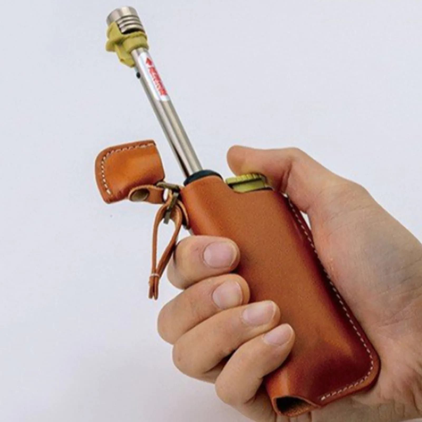 Simple and classic design simple and durable design outdoor anti-wind lighter housing to prevent damage