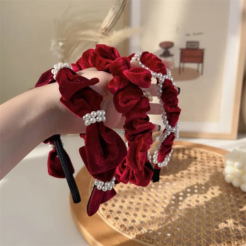 Fascia per capelli Vintage in velluto rosso francese con fiocco perlato per donna ragazza dolce temperamento cerchio per capelli copricapo per fascia di capodanno
