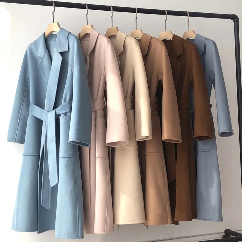 Cappotto da donna coreano fatto a mano Hepburn ondulato con increspature d'acqua Cappotto lungo in lana di lana a doppia faccia Max