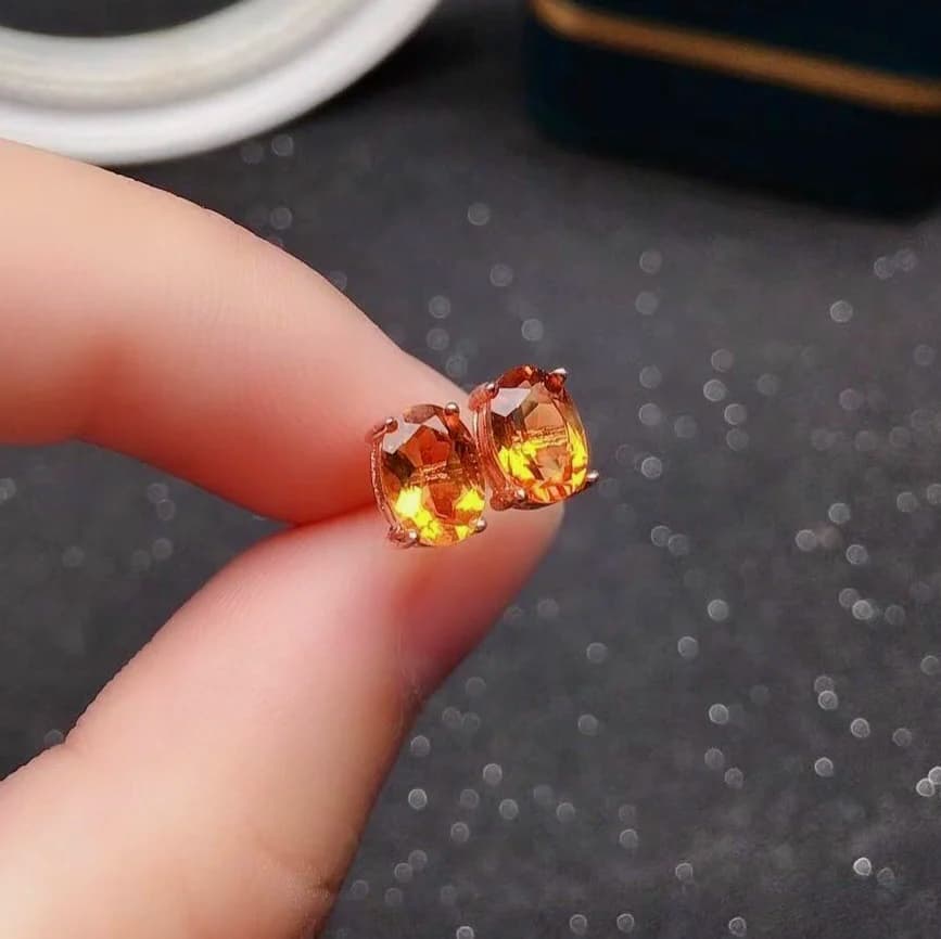Semplici orecchini a bottone in citrino argento 925 per l'uso quotidiano orecchini citrino naturale di grado VVS 5mm * 7mm