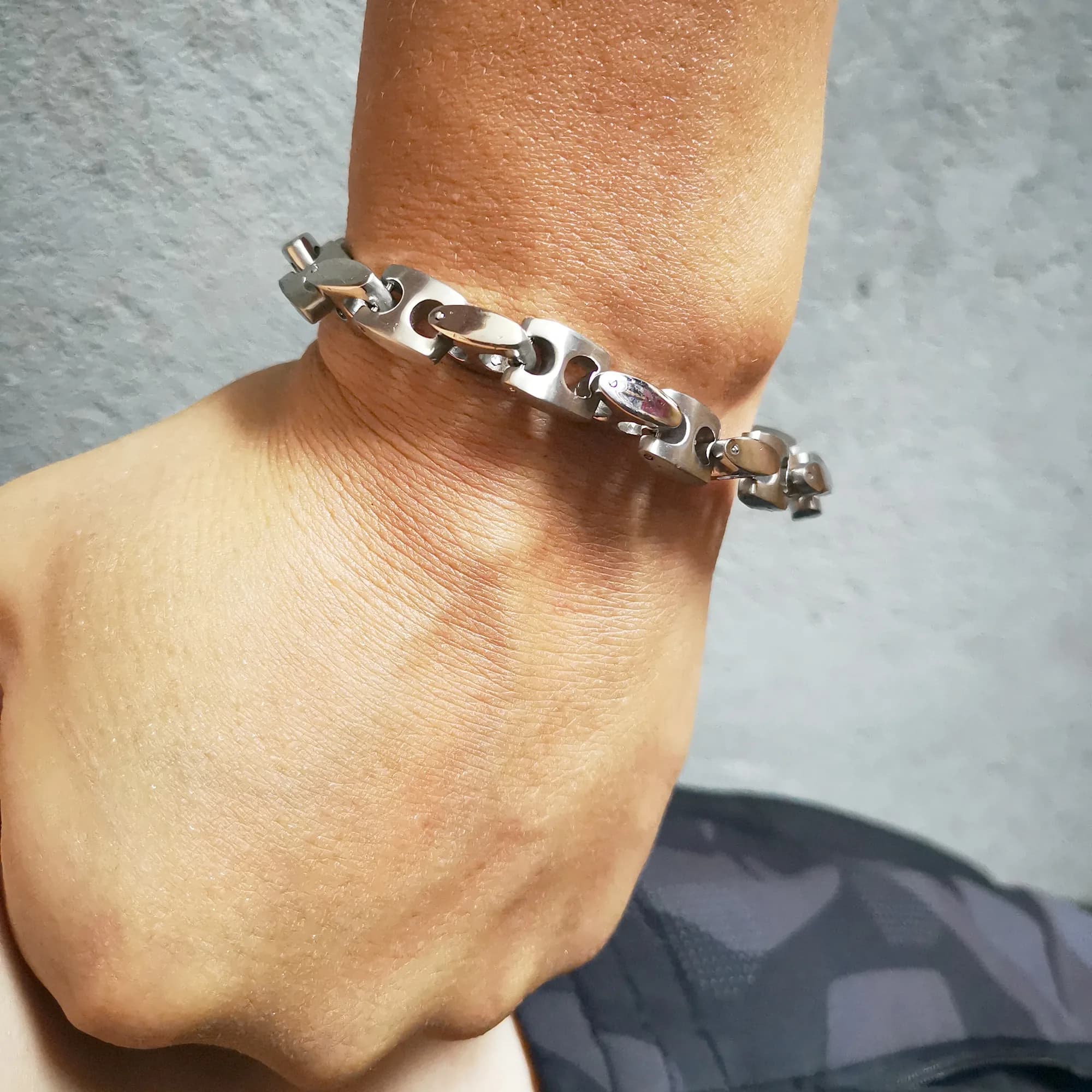 Catena solida in acciaio inossidabile per bracciali classici da uomo e donna, alla moda e robusti.