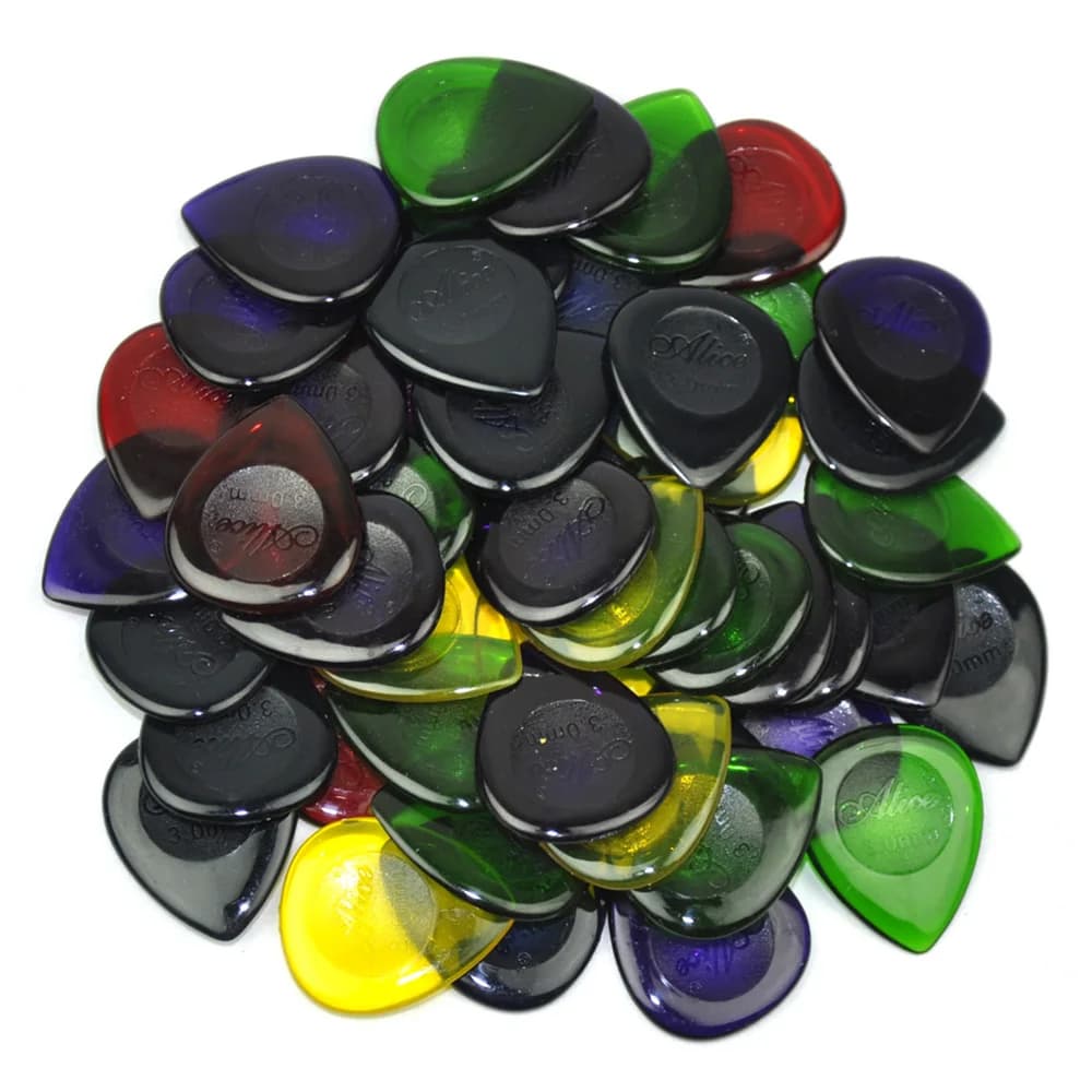 Un sacco di plettri per chitarra a cuore Standard da 50 pezzi 3mm per chitarra elettrica Bass Jazz colori assortiti