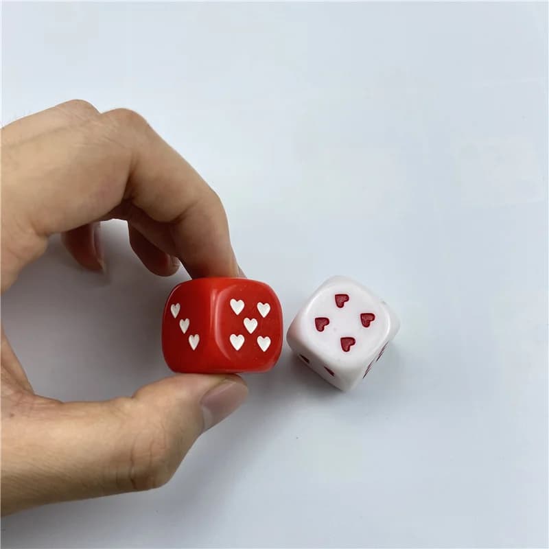 100pcs White Red 25mm Heart Dice Acrylic 6 Sided Round Corner Heart-shaped Dice For Bar Party Family Games Rpg Board Game