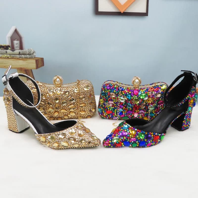 Scarpe da sposa multicolori da donna con borse abbinate, tacchi alti e spessi, set di scarpe e borsa da festa da donna con fibbia e cinturino