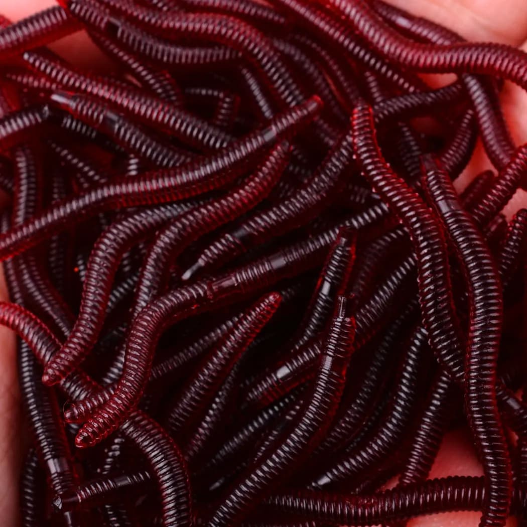 50 pz realistico verme rosso richiamo morbido 35mm lombrico esche da pesca Silicone esca artificiale odore di pesce gamberetti additivo Bass carpa