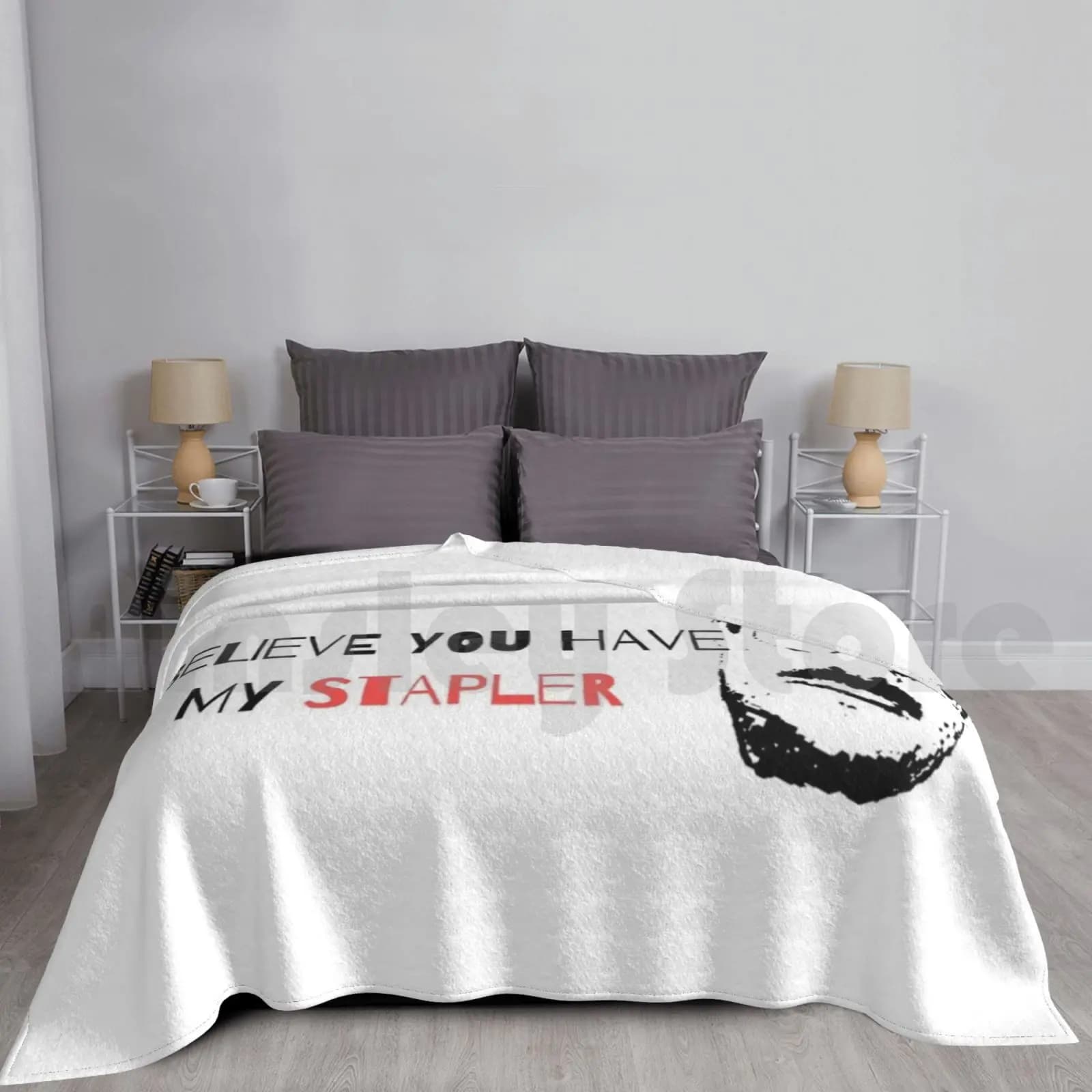 Creo di te avere la mia cucitrice, coperta con citazione Milton per divano letto, viaggi, ufficio, spazio, divertente film, comico, cucitrice