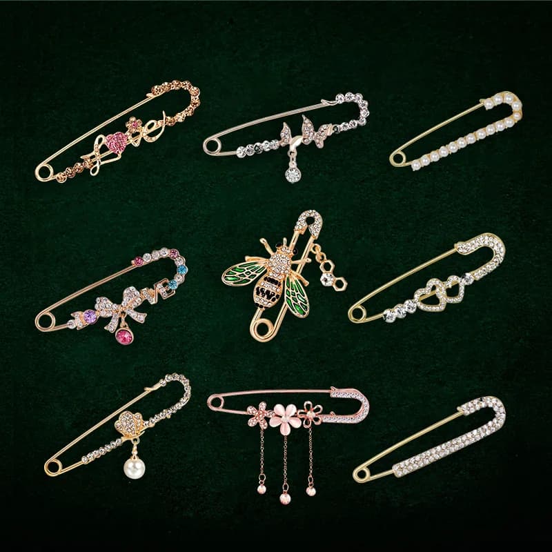 Simpatiche spille con ramo di strass di cristallo raffinato spille Hijab per le donne vestito sciarpa spilla fiore gioielli
