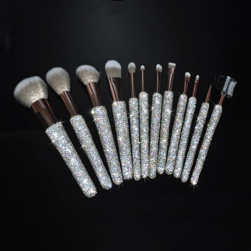 Set of high-end glossy diamond makeup brushes 12 set of brushes for soft powder makeup professional set of tools cosmetic storage box