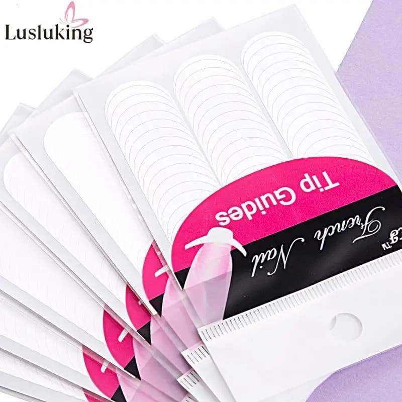 Adesivi per manicure con punta francese 10/50/100 pezzi Strisce guida per nail art Linea francese Autoadesive Decalcomanie per unghie fai da te Disegni di frange