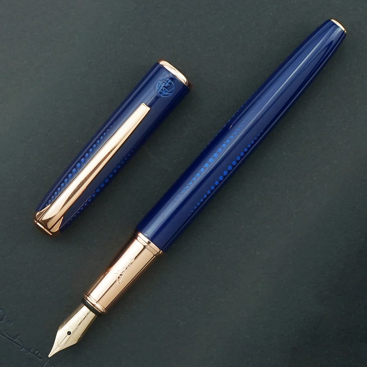 New Picasso 916 Blue Metal Fountain Pen Iridium Medium Nib with Beautiful Blue Dots Office Business School Gift Ink Pen