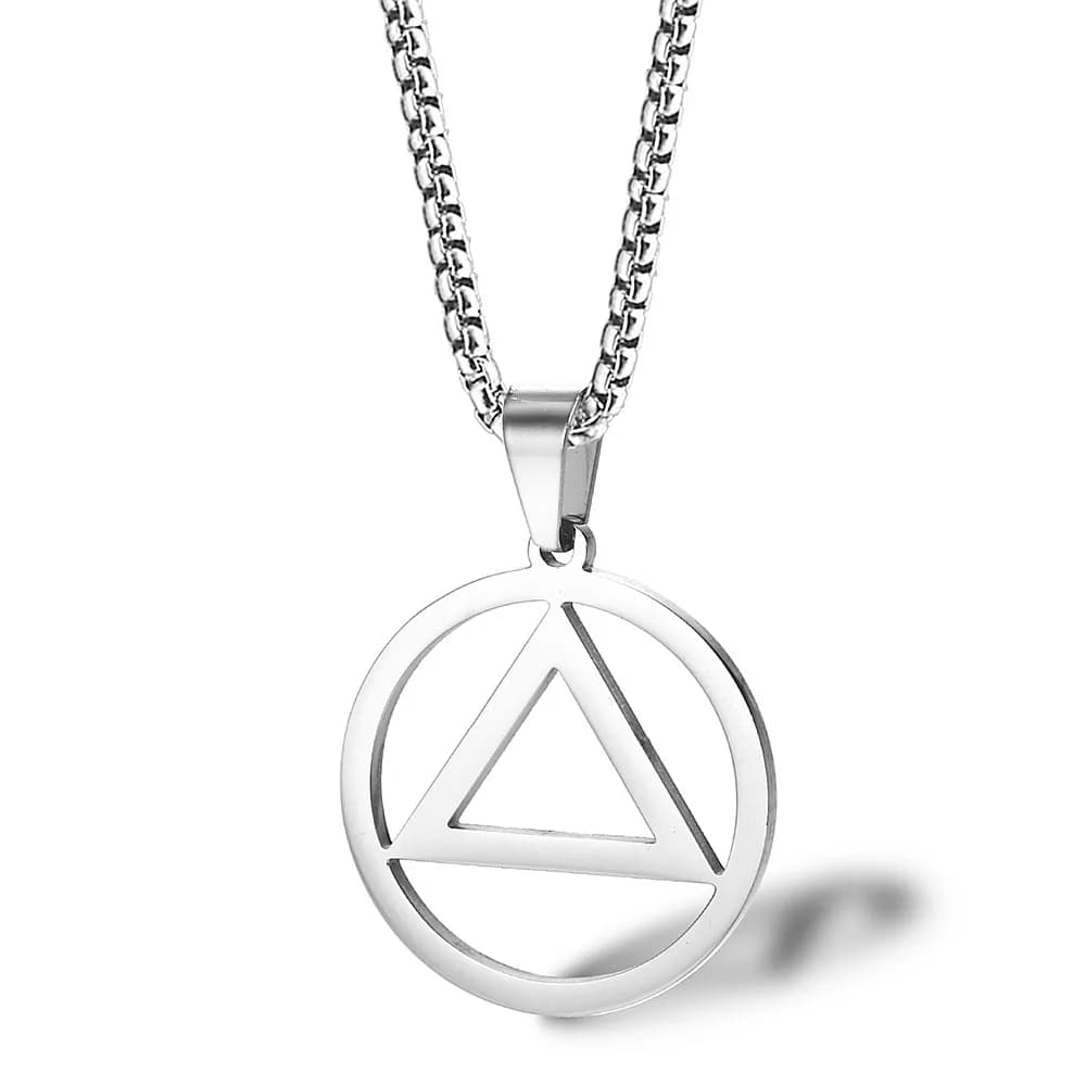 In Acciaio Inox Geometrica Rotonda Pendente Della Collana Del Triangolo di Roccia Hip-Hop Della Collana Dei Monili di Alcolisti Anonimi Gioielli Souvenir