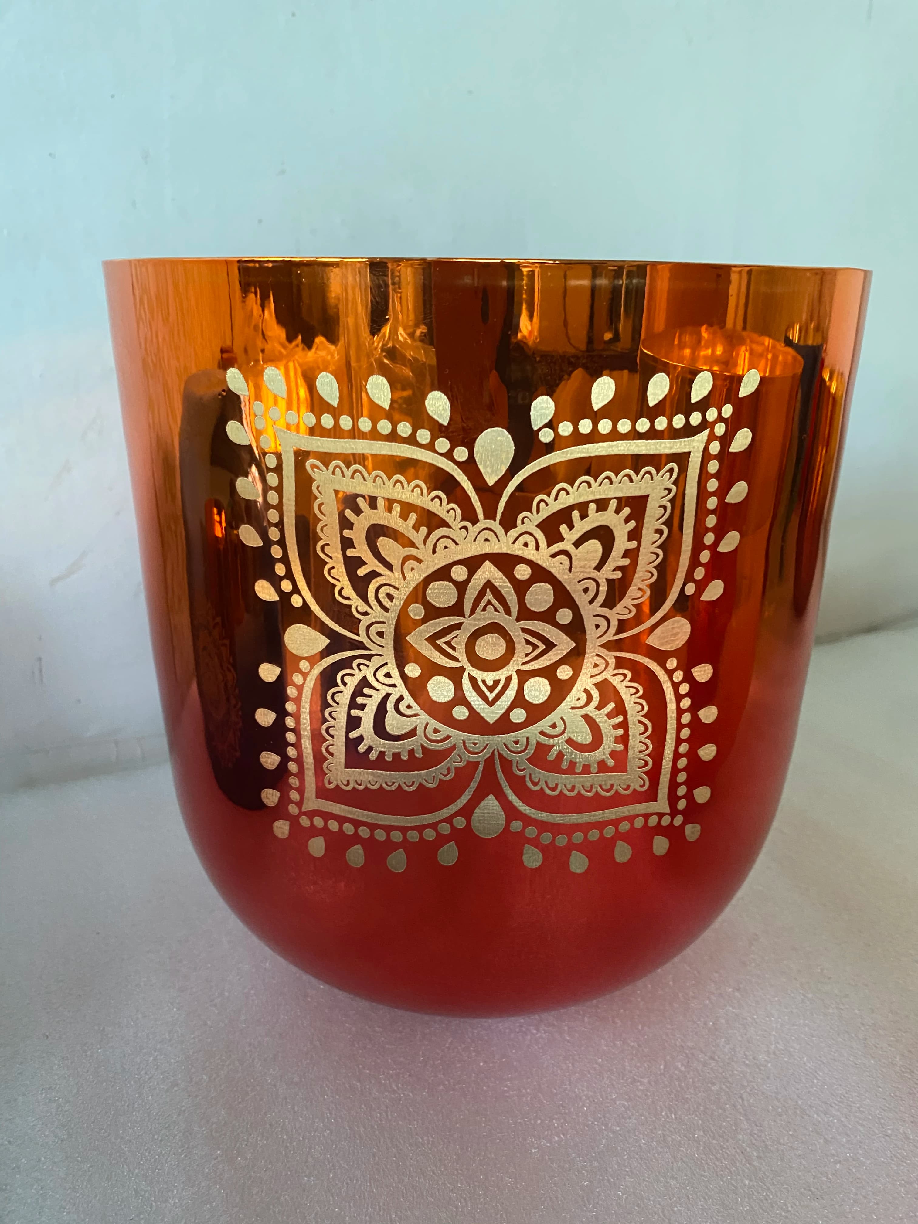 crystal singing bowl 3rd octave Shinny red & orange color 432HZ size about 8.5 inch Perfect pitch C note Root chakra engraved