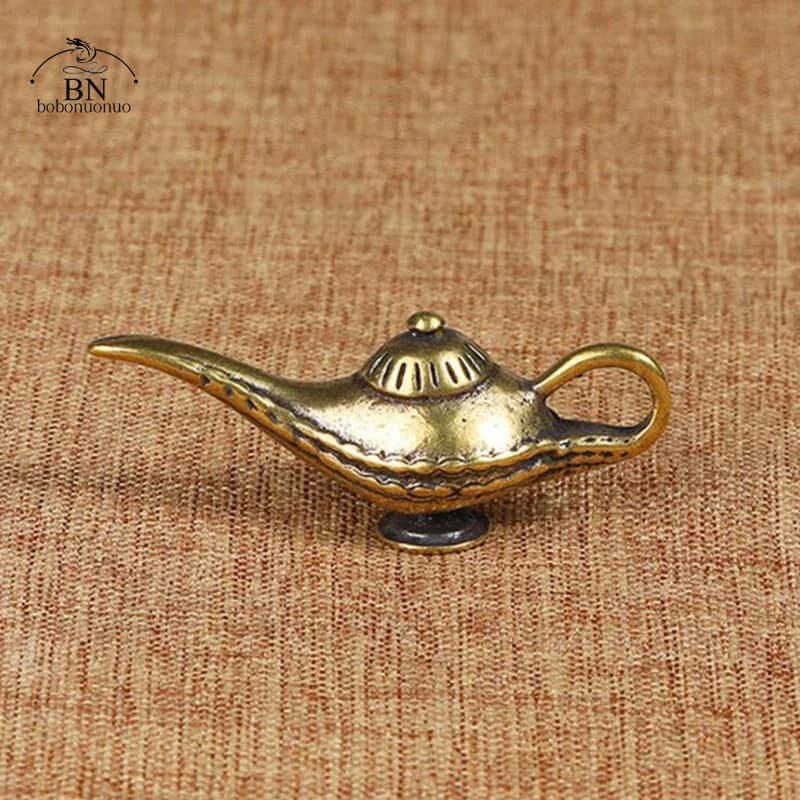 Creative Aladdin Keychain Lamp for Car Pendants Copper Keychain Vintage Women's Bag Hanging Jewelry Keychain Brass Ornaments