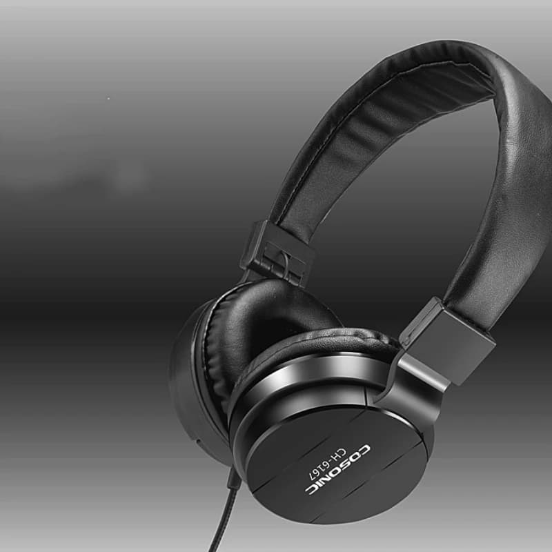 Wired gaming headphones Stereo headphones with deep bass Bright over-ear headphones with computer microphone PC Gamer