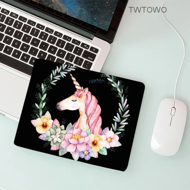 26x21CM Bellissimo tappetino per mouse unicorno di piccole dimensioni per tappetino per notebook portatile da ufficio Miglior regalo Tappetino per mouse per giocatori con bordo di bloccaggio