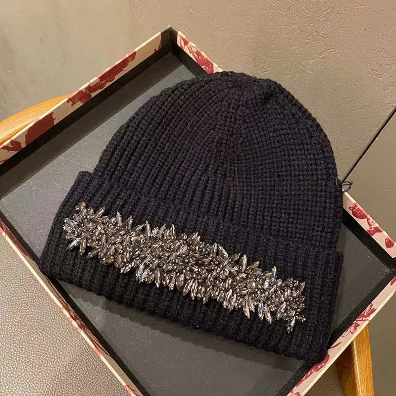 Berretti invernali da donna con strass Cappelli da donna Beanie lavorato a maglia elastico Skullies Cappelli per berretti da sci con cofano autunnale caldo femminile