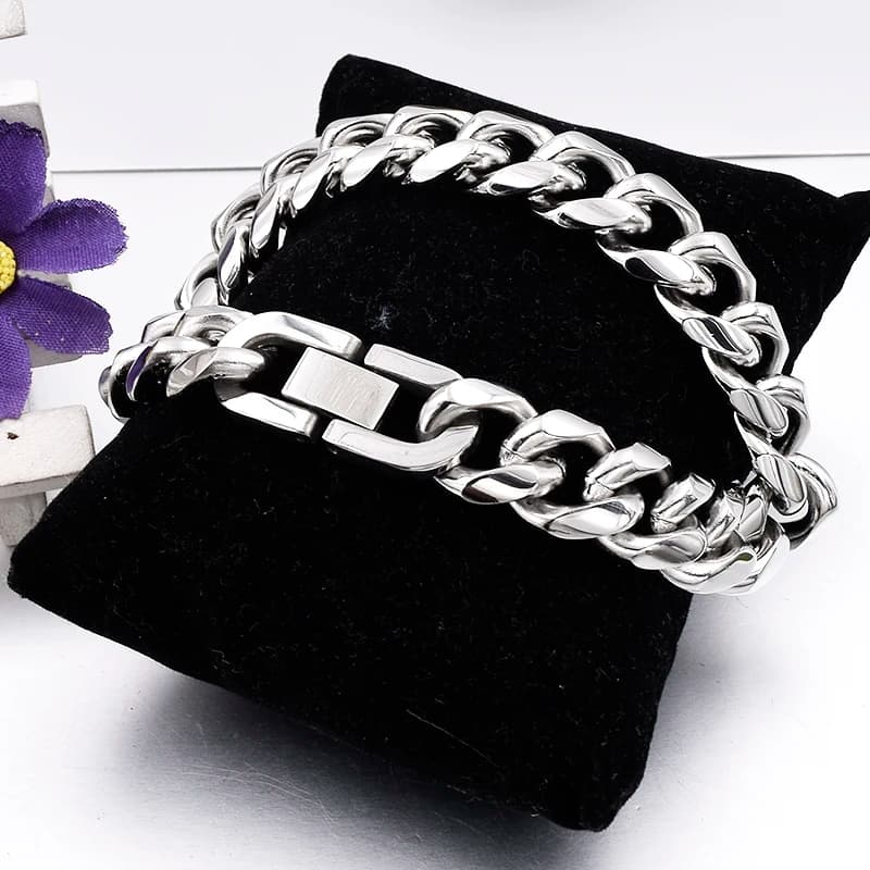 GOKADIMA Raffreddamento Uomo Gioielli in acciaio inossidabile Bracciale da uomo Catene cubane Nuovo regalo per feste Stile rock punk WB054