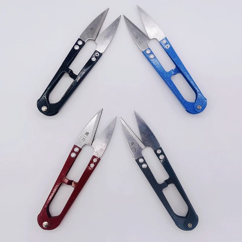 1Pc Colore Casuale Taglio Forbici Da Cucire Tronchesi Forma di U Clippers Filati In Acciaio Inox Ricamo Forbici Artigianali Strumenti di Sarto