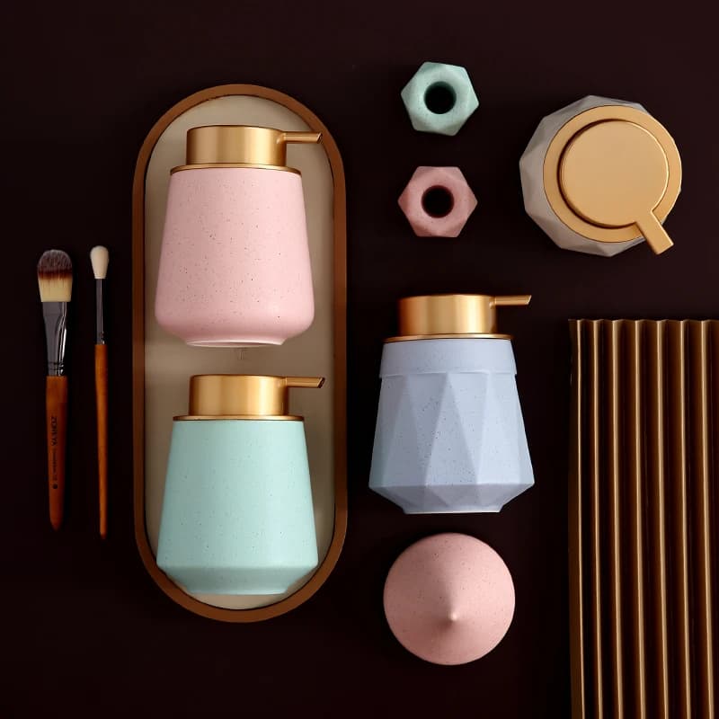 Set di accessori per il bagno nordici Bottiglie per dispenser di sapone liquido in ceramica Bottiglia per gel doccia Dispenser per pressa a mano Bottiglie per shampoo