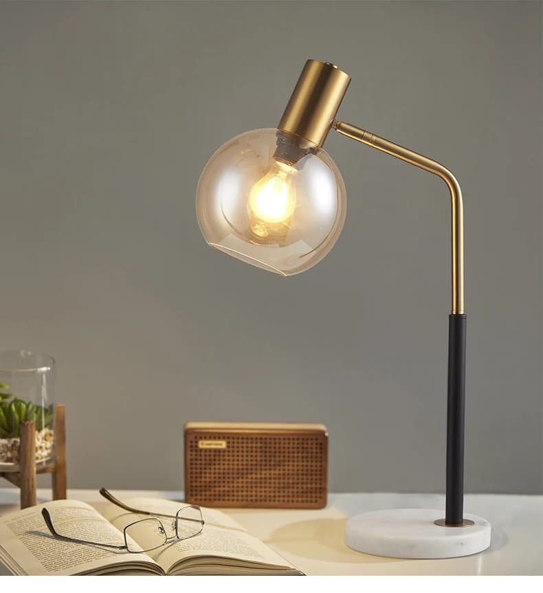 Lampada da scrivania con base in marmo Lampada da tavolo in vetro ambrato di design nordico per luci da tavolo in vetro per sala lettura Lampada da tavolo decorativa a LED