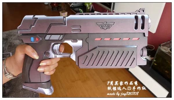 1:1 Giudice Dredd Sylvester Stallone Pistola Sparatutto Foglio fai da te Modello di carta Kit Puzzle giocattolo fatto a mano