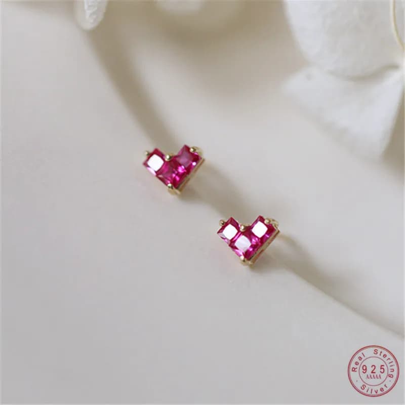 Orecchini a bottone a forma di cuore con zirconi rossi semplici francesi in argento sterling 925 da donna, regalo di gioielli da sposa con temperamento di lusso leggero