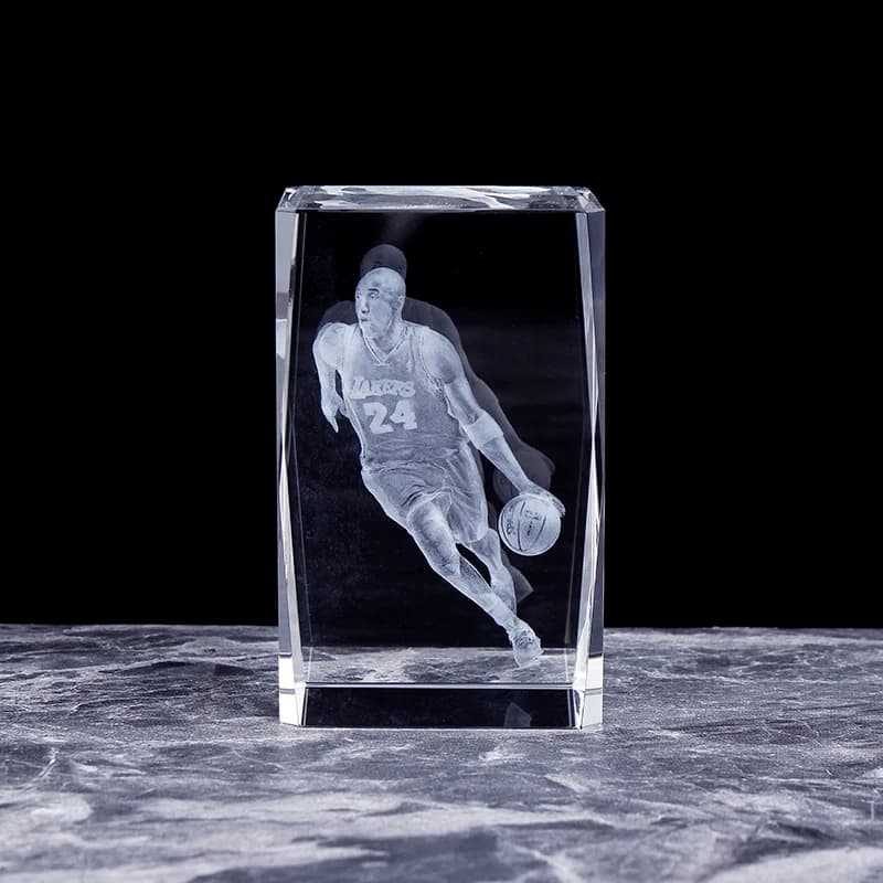 Mamba Mai Out of Crystal 3D Kobe Bryant Figurine Statue Engraving Laser Cube Of Boyfreind Birthday Commemoration Gifts