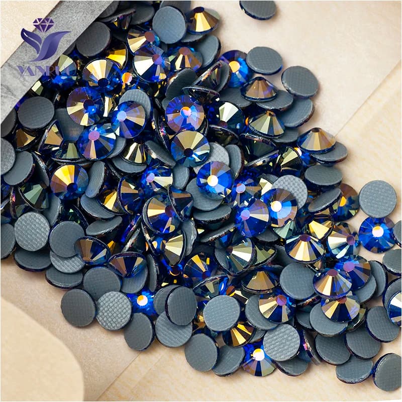 YANRUO 2058HF Tutte le dimensioni Zaffiro AB Pietra di vetro Flatback Strass Cristalli Hotfix Strass per la decorazione di borse