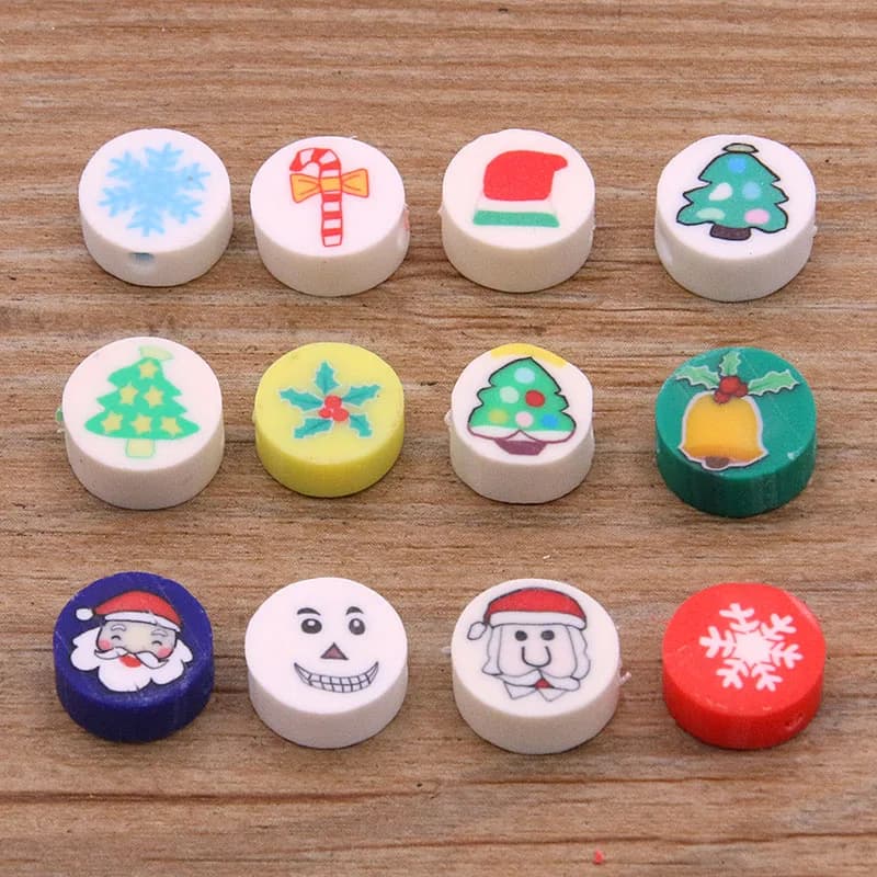 30Pcs 14 stili mescolano i colori serie natalizia forma di fiocco di neve argilla distanziatore perlina polimero per gioielli che fanno accessori fatti a mano fai da te