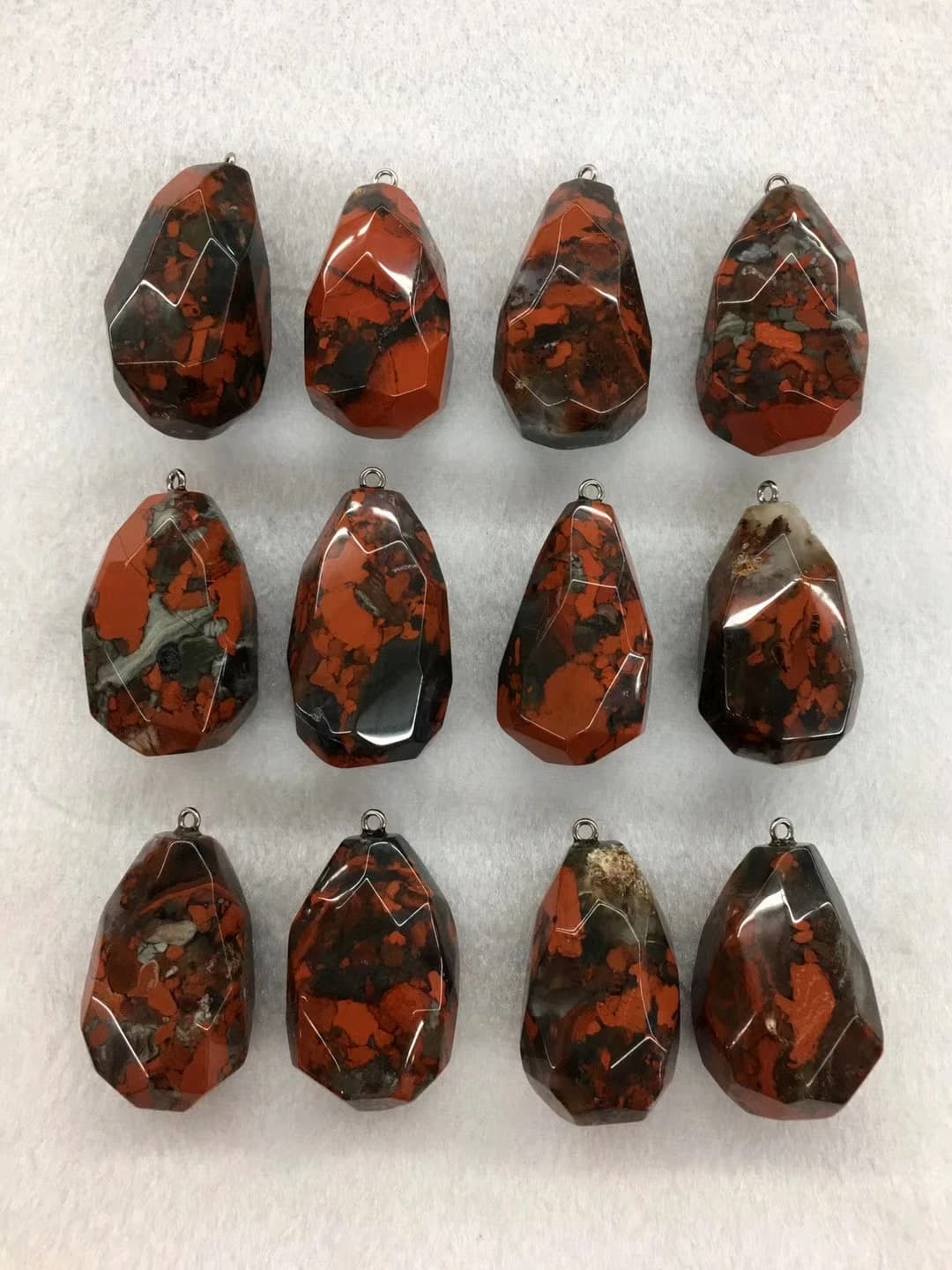 Commercio all'ingrosso 2 pz/pacco sfaccettato papavero rosso diaspro ciondolo con perline di pietra, collana di gioielli con ciondolo in pietra naturale fai da te