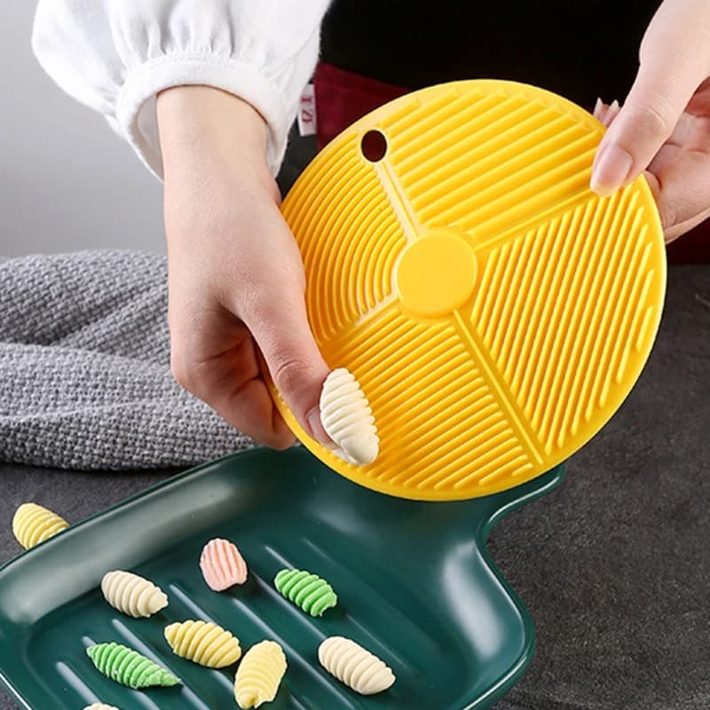 Gnocchi Board plastica fai da te Spaghetti Maker Board stampo per Pasta fatto mano con appeso strumento alimentare per Macaroni Pin