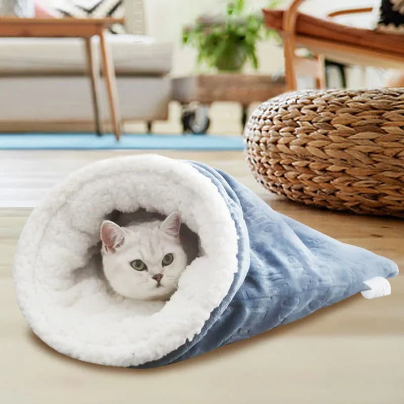 Sleeping bag for cats warm soft beds for kittens nest polar fleece thickening pets rabbit blanket pillow cave washable for cat accessories