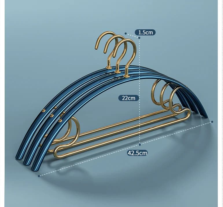 Spatial aluminum alloy domestic hanger, wide shoulder, seamless clothes, non-slip clothes, clothes hangers.